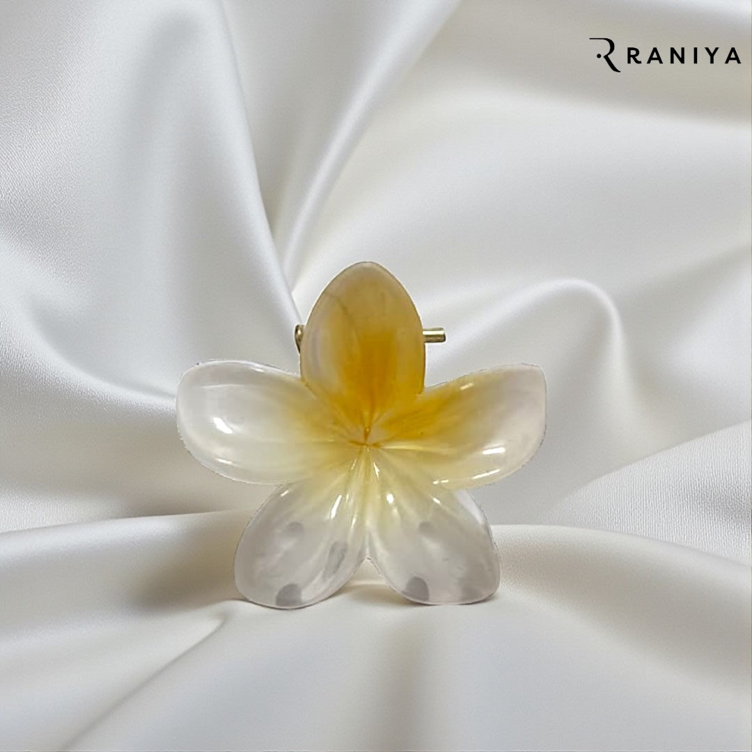 Raniya White Glossy Flower Clip