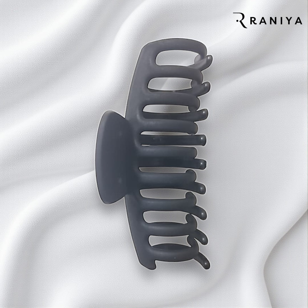 Raniya Black Claw Hair Clip