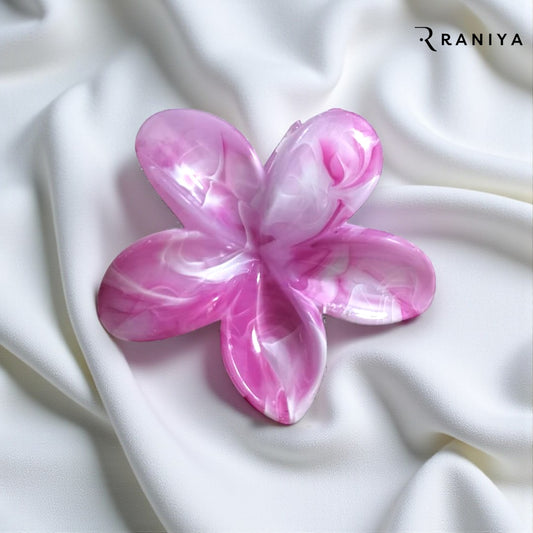 Raniya Pine pink floral clip