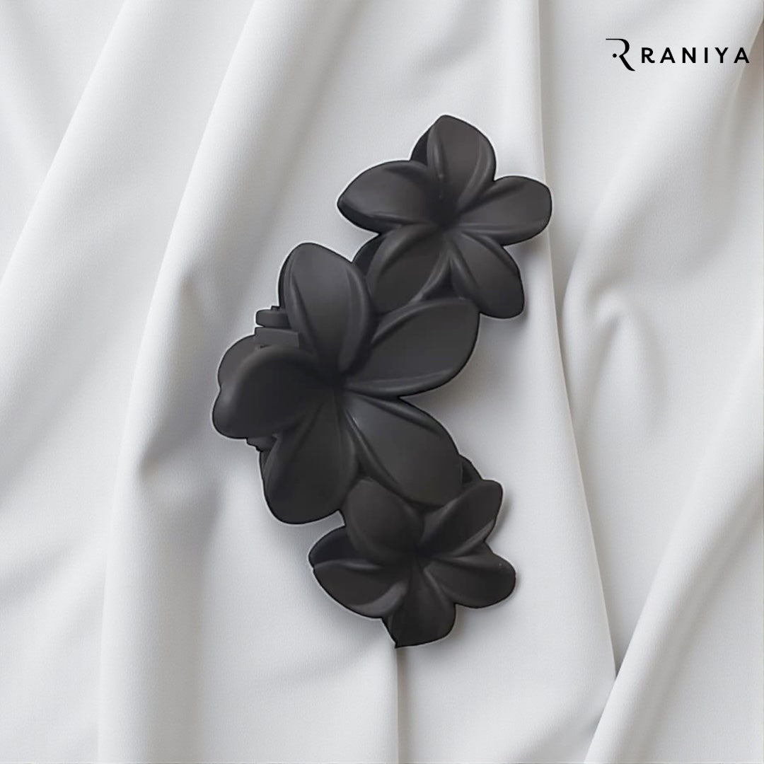 Raniya Triple Flower Gray Hair Clip