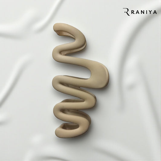 Raniya Wavy Matte Cream Hair Claw Clip