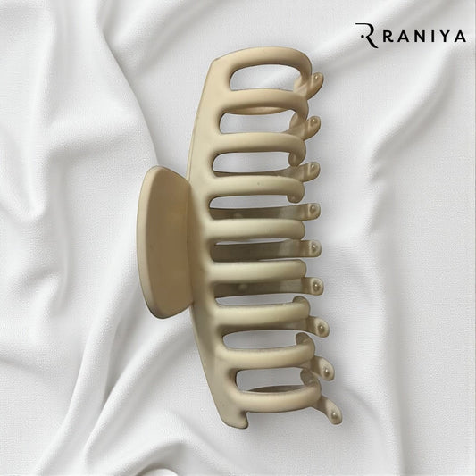 Raniya Cream Claw Hair Clip