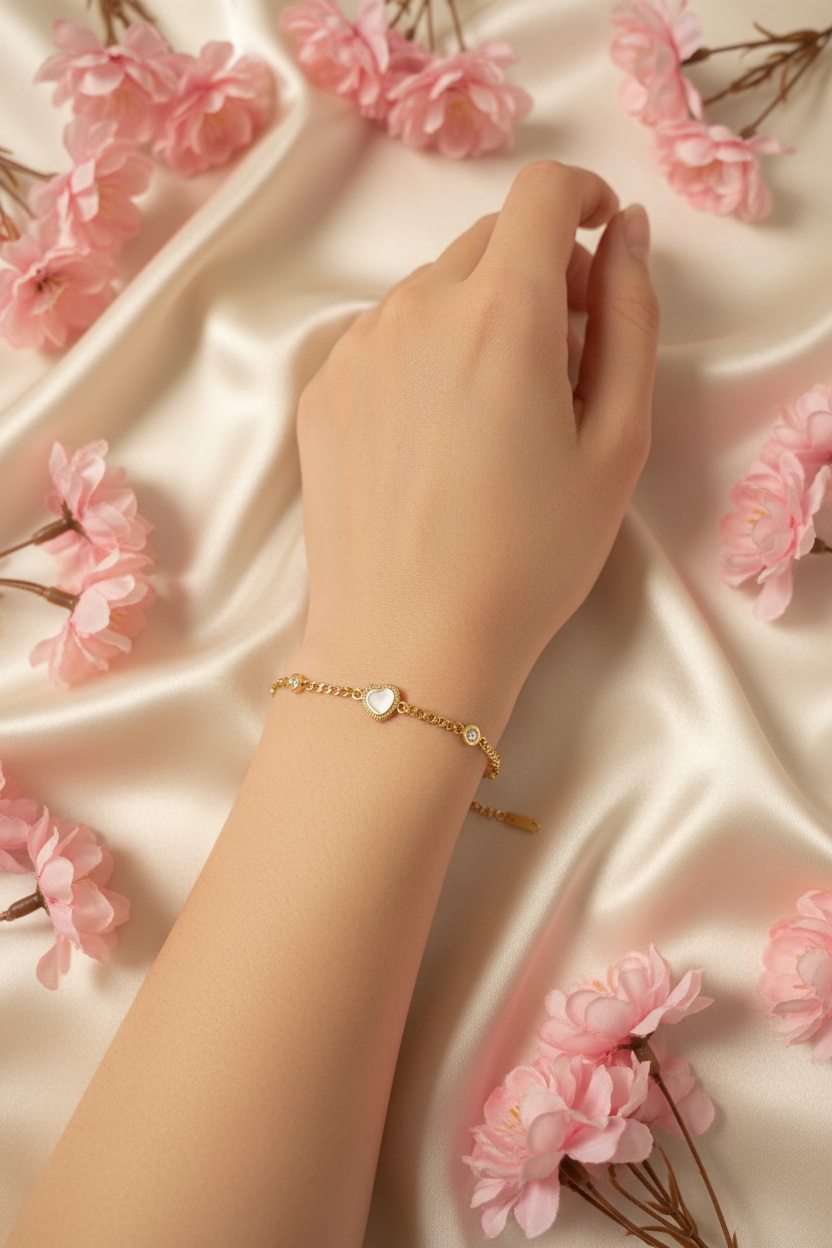 Raniya White Heart Bracelet