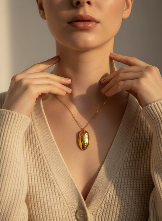 Raniya Luxury Amber Pendant